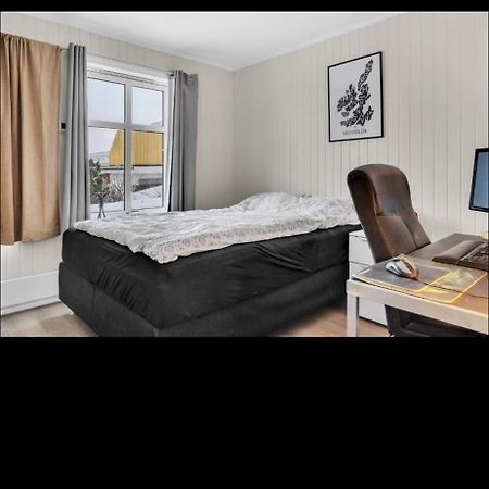 Sokkelleilighet Naert Fjellheisen Apartment ทรอมโซ ภายนอก รูปภาพ