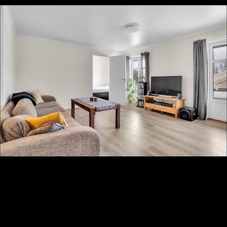 Sokkelleilighet Naert Fjellheisen Apartment ทรอมโซ ภายนอก รูปภาพ